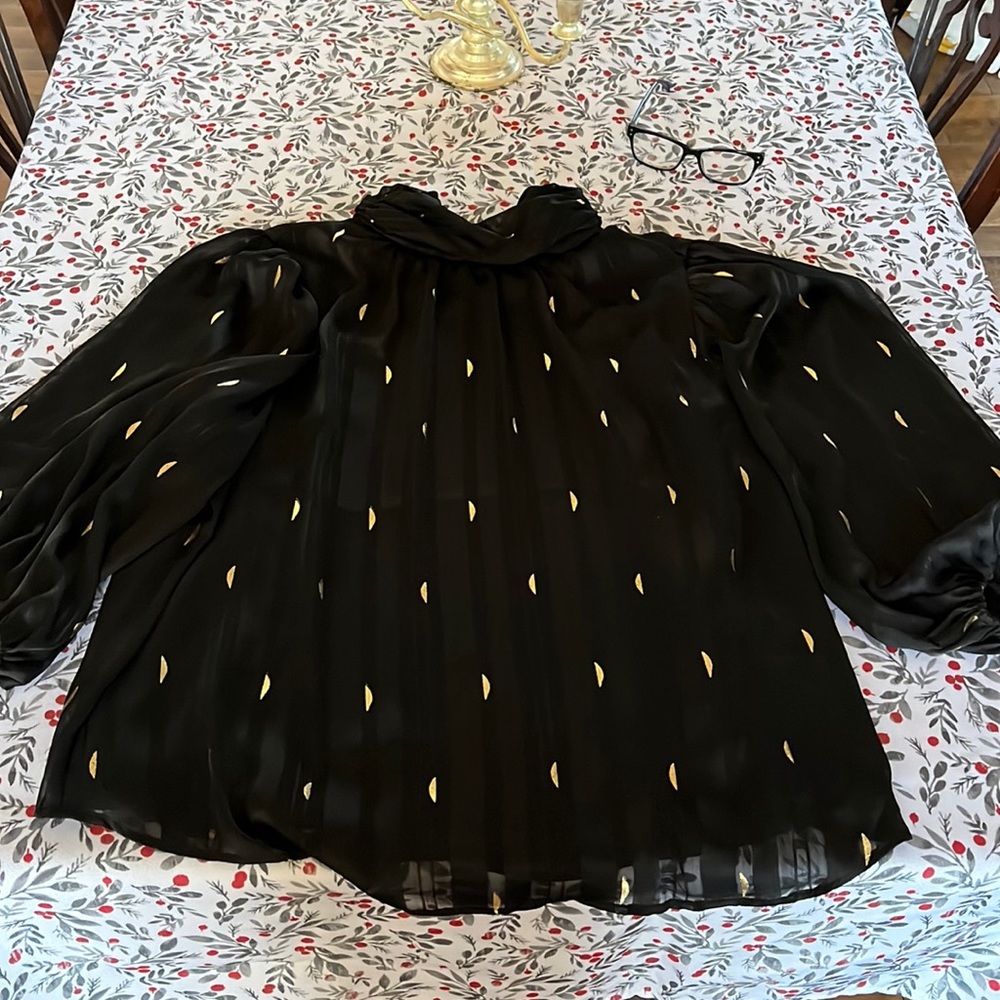Zac & Rachel blouse. Size Large. Black and gold.